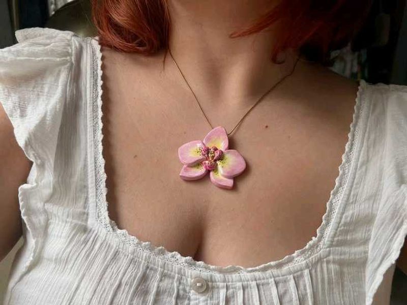 Floral Pendant Necklace