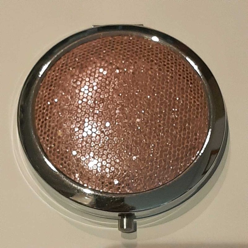 🪞 Hand-Held Pink Pocket Makeup Mirror - Women