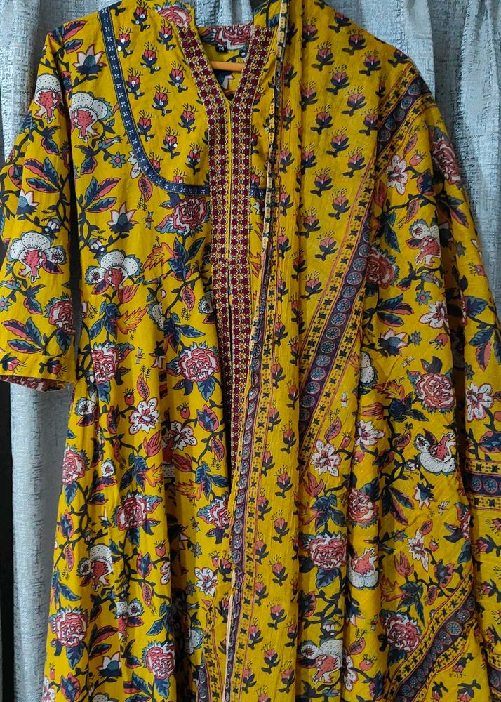 beautiful yellow Floral Print Kurta with Dupatta