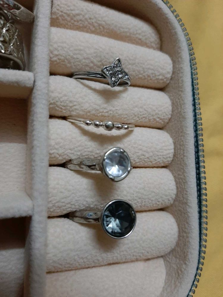 Set of 4 Rings - Star &amp; Gemstone