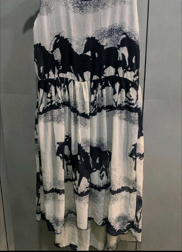 Flowy Horse Print Midi Dress