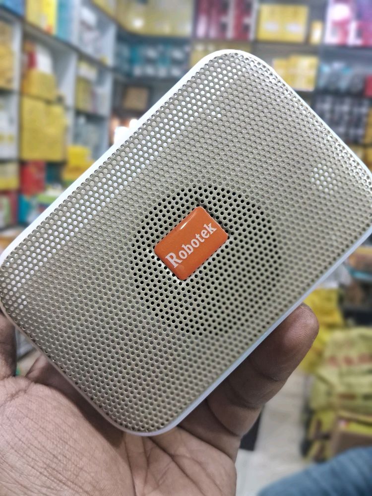 ROBOTEK B.T SPEAKER 🔊 👌 Zoom