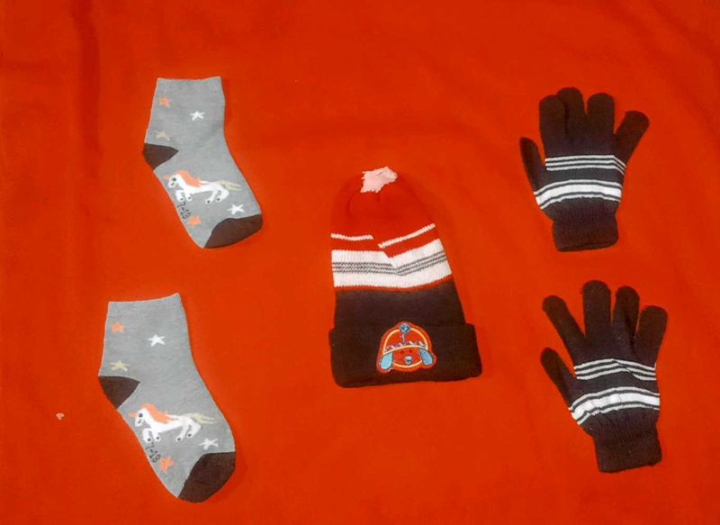 WINTER WEAR Muffler, Gloves N Socks For Baby Girl