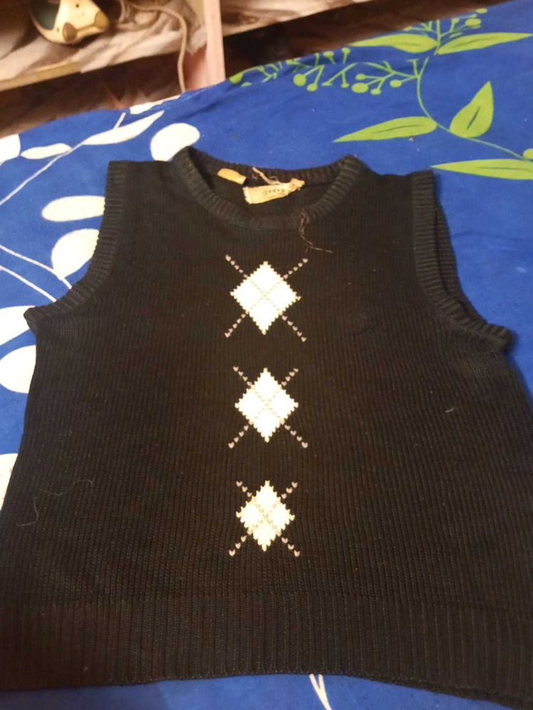 Classic Argyle Knit Vest