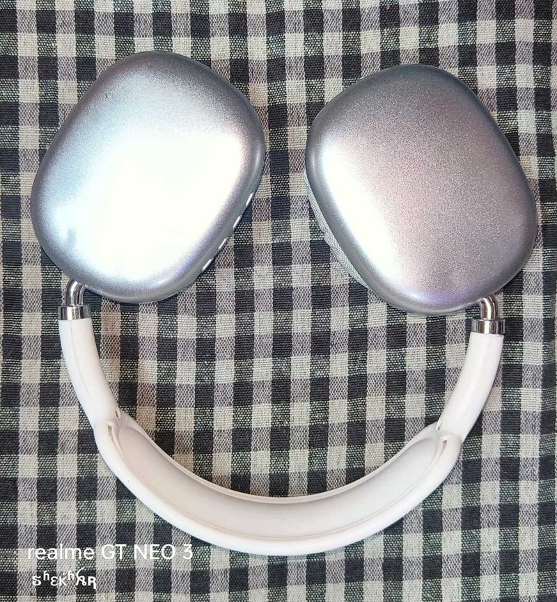 Wireless Silver Headphones