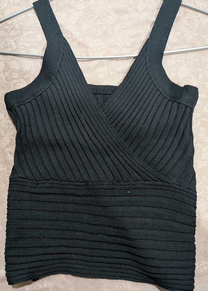 Ribbed V-Neck Cropped Tank Top