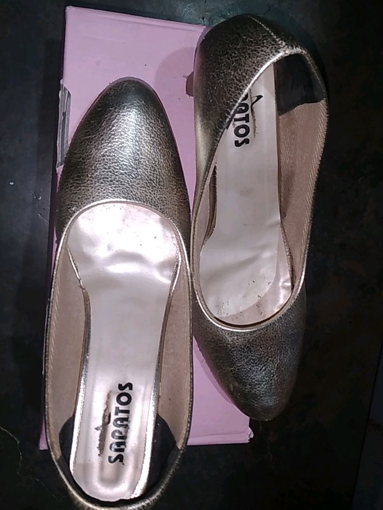 Golden High  Heels