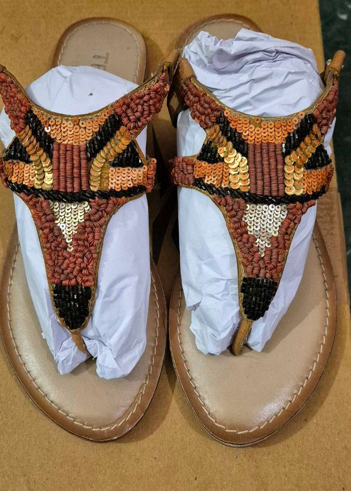 Branded women Beaded Fox Design Sandal in siz