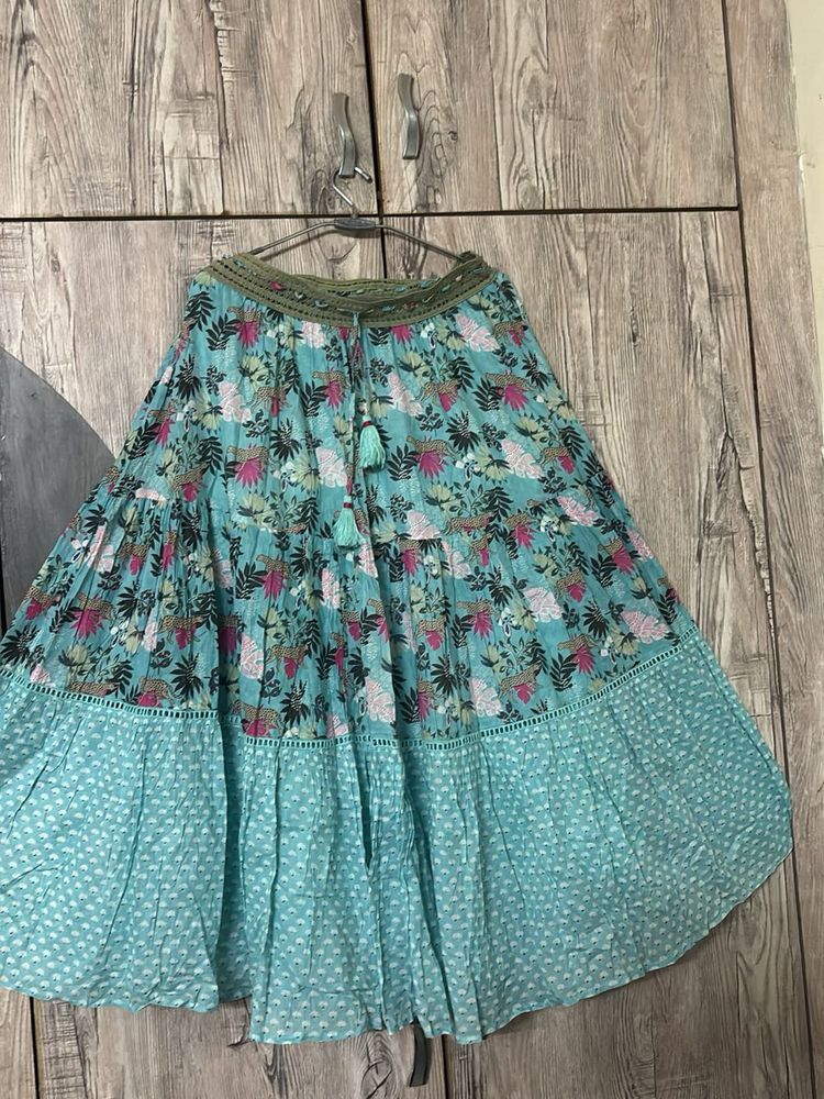 top * skirt