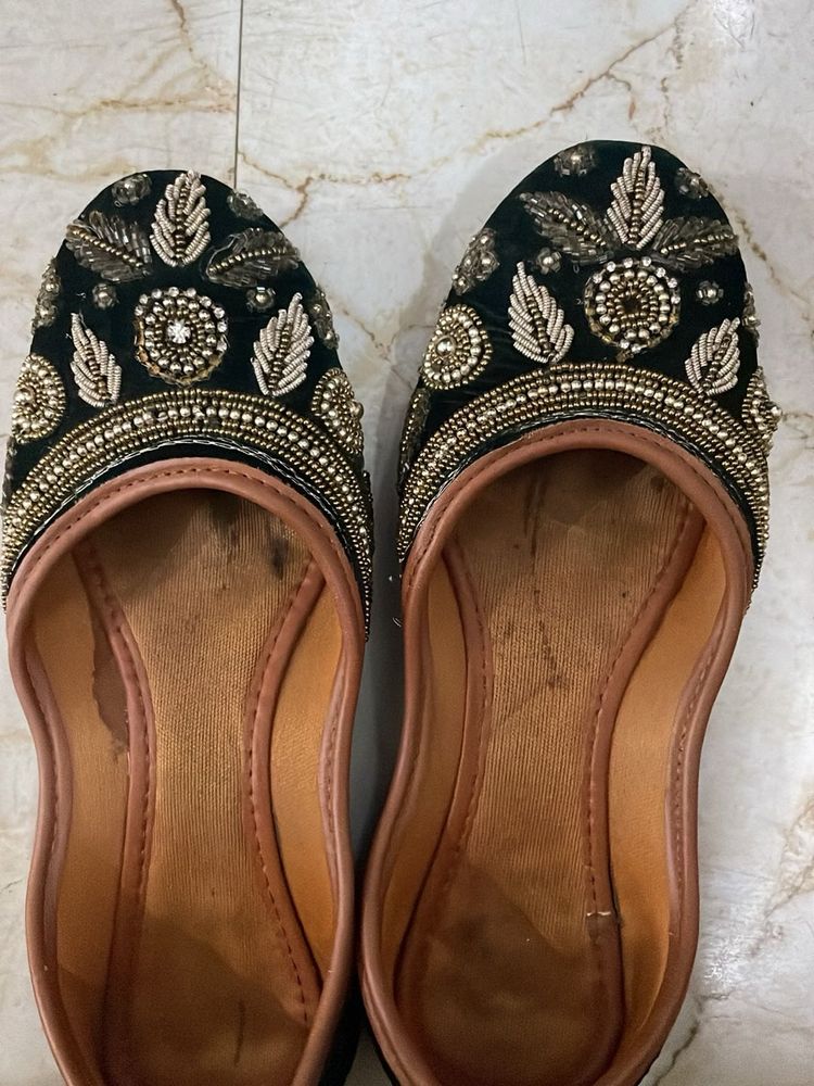 Embellished Jutti Flats