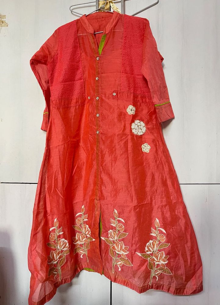 Elegant Coral Kurta with Floral Embroidery