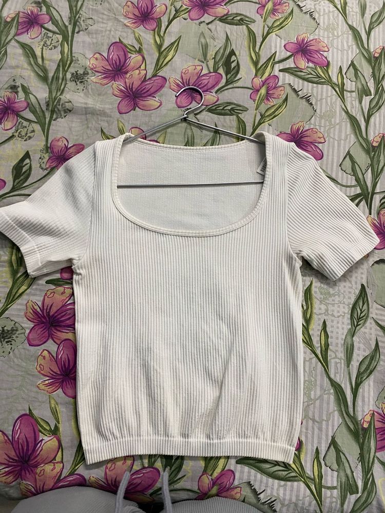 Ribbed White Cropped Top