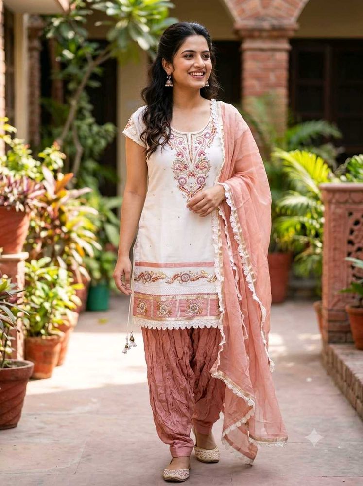 Elegant White &amp; Pink Kurta Set