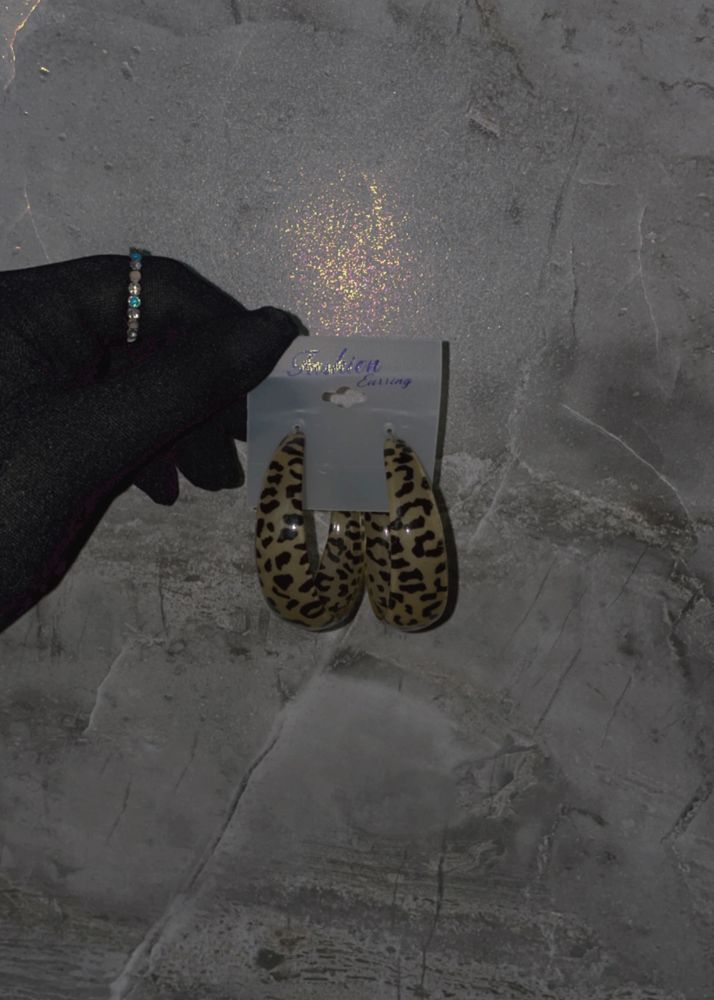 Chits Print Ear Loops