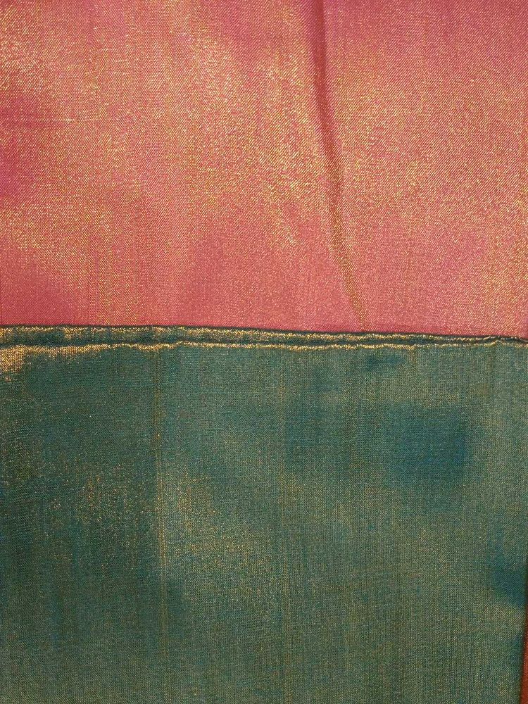 Shimmering blouse Fabric.