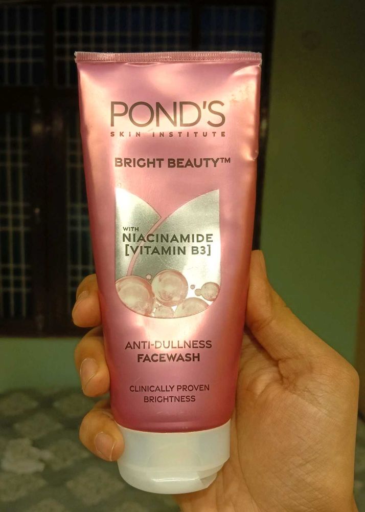 Pond's Bright Beauty Facewash