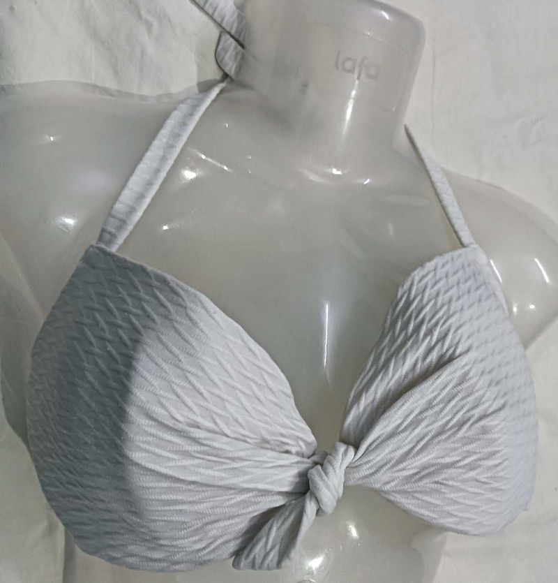 White H.M⭐Textured Bikini Top