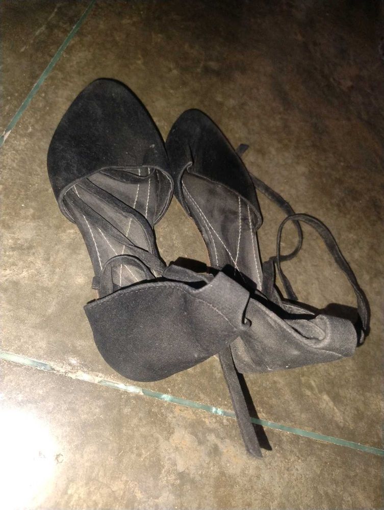 Stylish Black Ankle Strap Heels