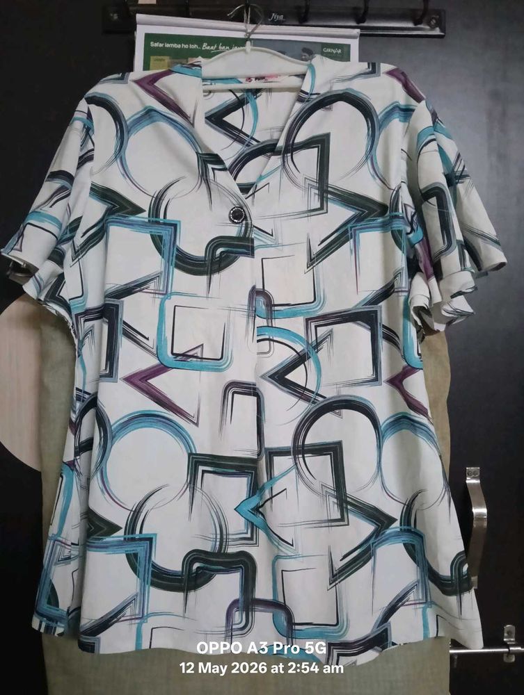 Stylish Abstract Print Top
