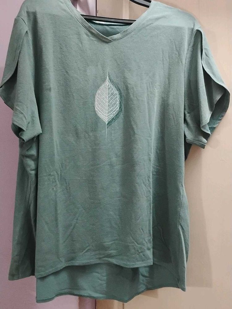 Cute Leaf Print V-Neck T-Shirt