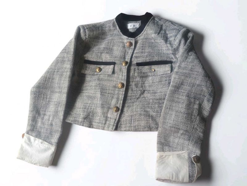 Chic Cropped Tweed Jacket
