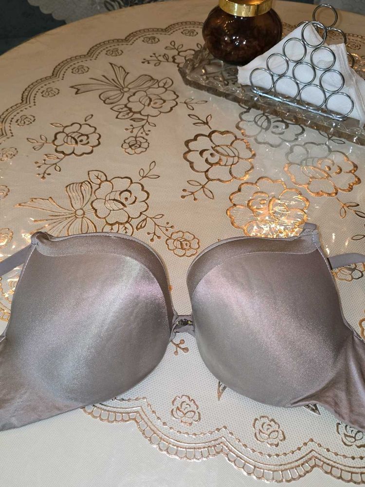 VICTORIA'S SECRET GREY SILVER BRA