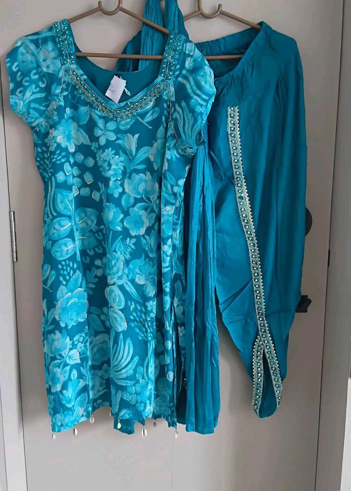 Teal Floral Kurta Set with Dupatta One tym use
