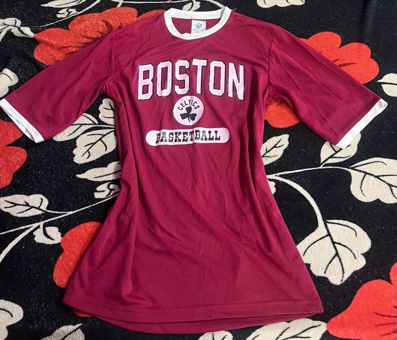 Boston Celtics Basketball T-Shirt