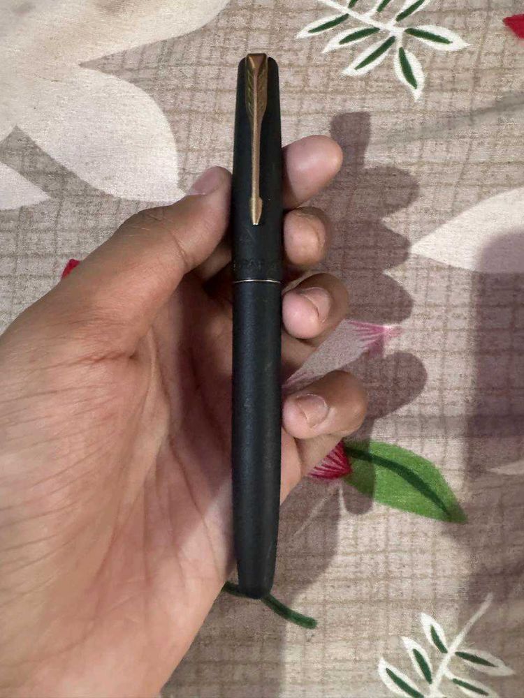 Parker Frontier Matte Black GT Fountain Pen