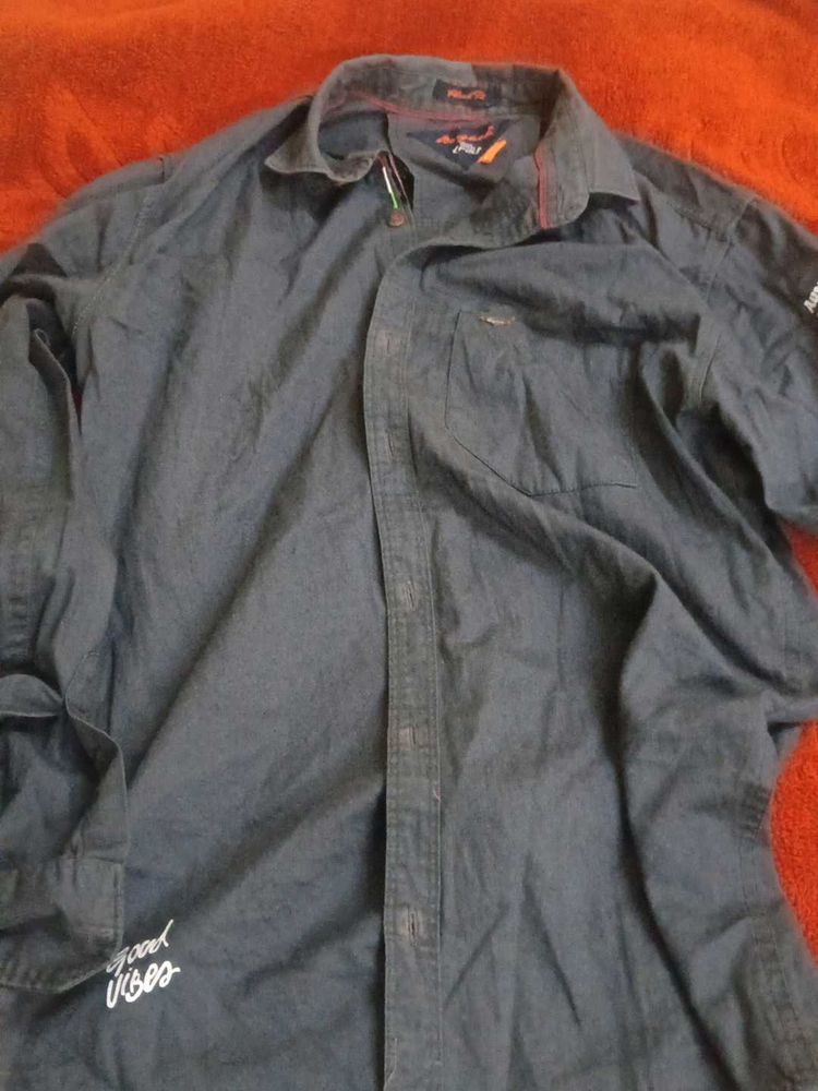 Men's Casual Button-Down Shirt