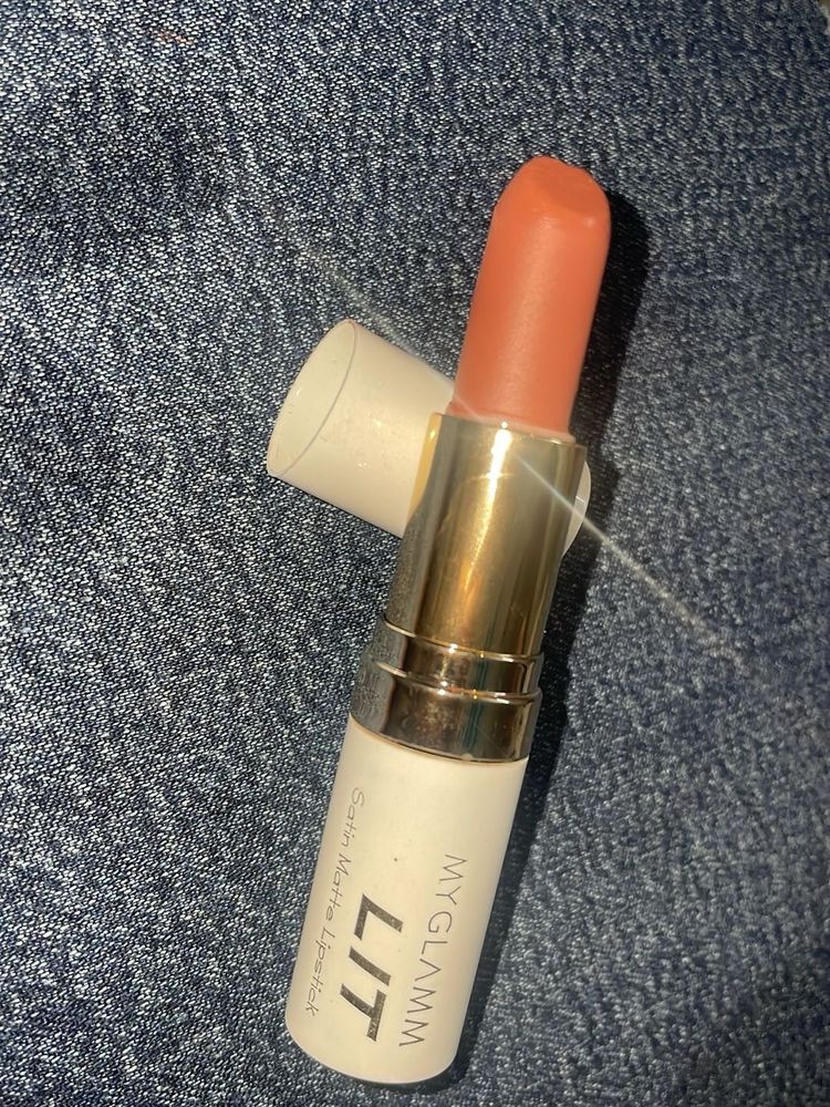 MyGlamm LIT Satin Matte Lipstick