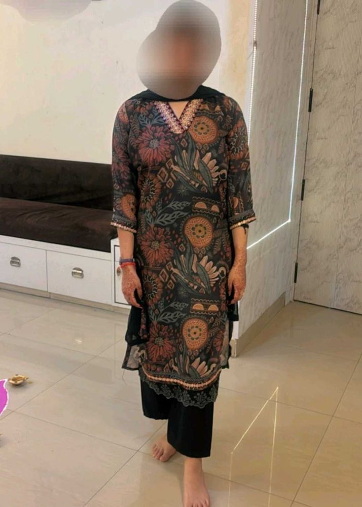 🌟Embroidered Floral Print Kurta 3 piece set🌟