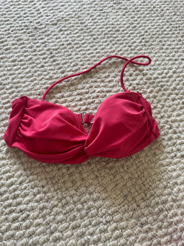 Chic Red Bikini Top