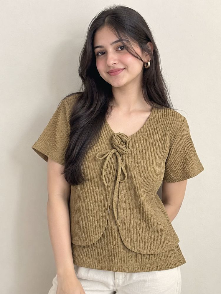 Brown crop regular top