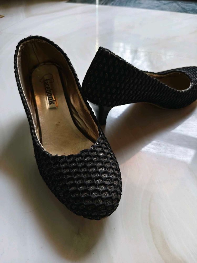 Elegant Black Textured Heels