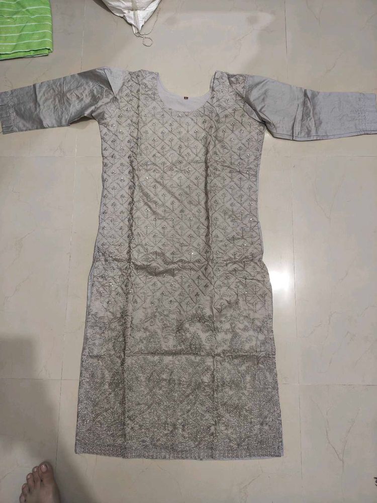 Elegant Grey Embroidered Kurta