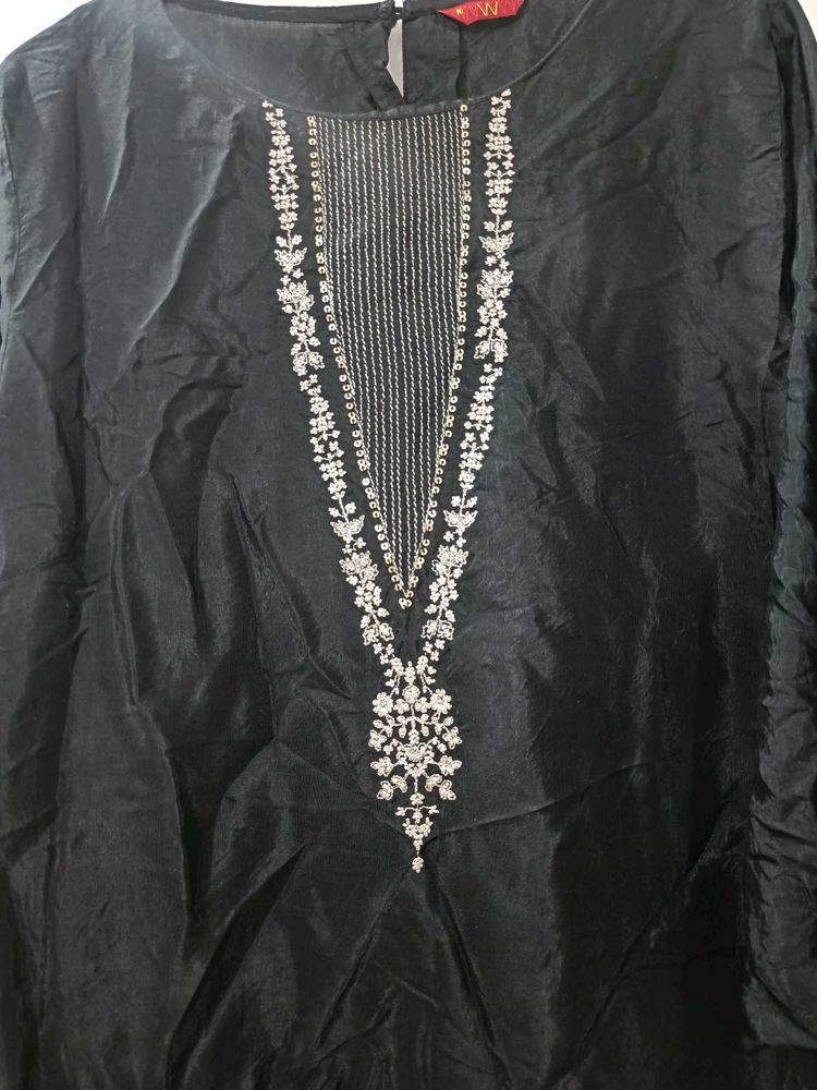 W Embroidered Kurta