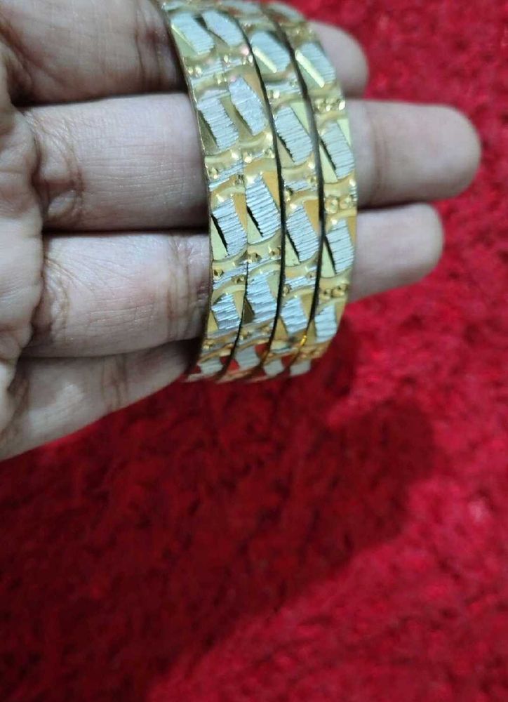 Set of 4 Designer Gold Bangles
