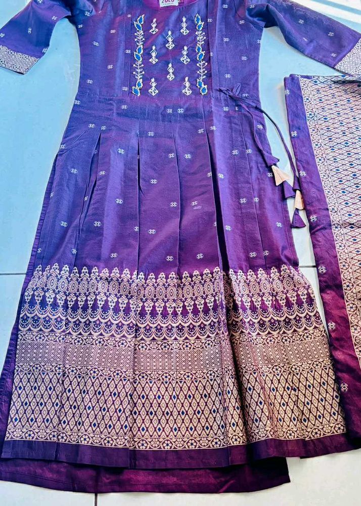 Elegant Purple Embroidered Kurta Set