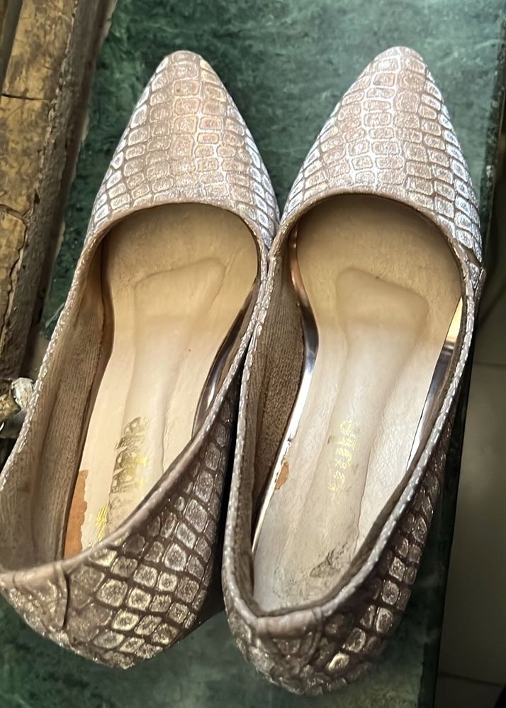 Sparkly Pointed Toe Flats