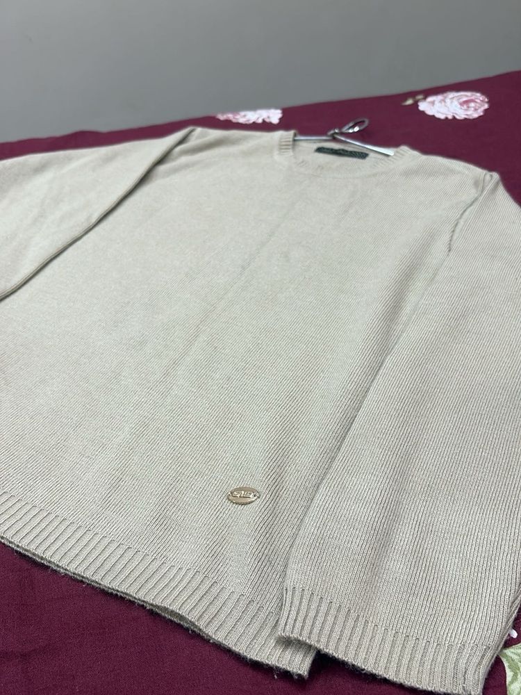 Classic Beige Crew Neck Sweater. (FREE DELIVERY)