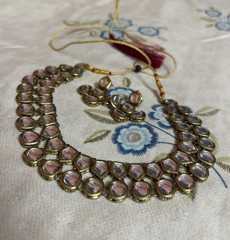 Elegant Kundan choker Set