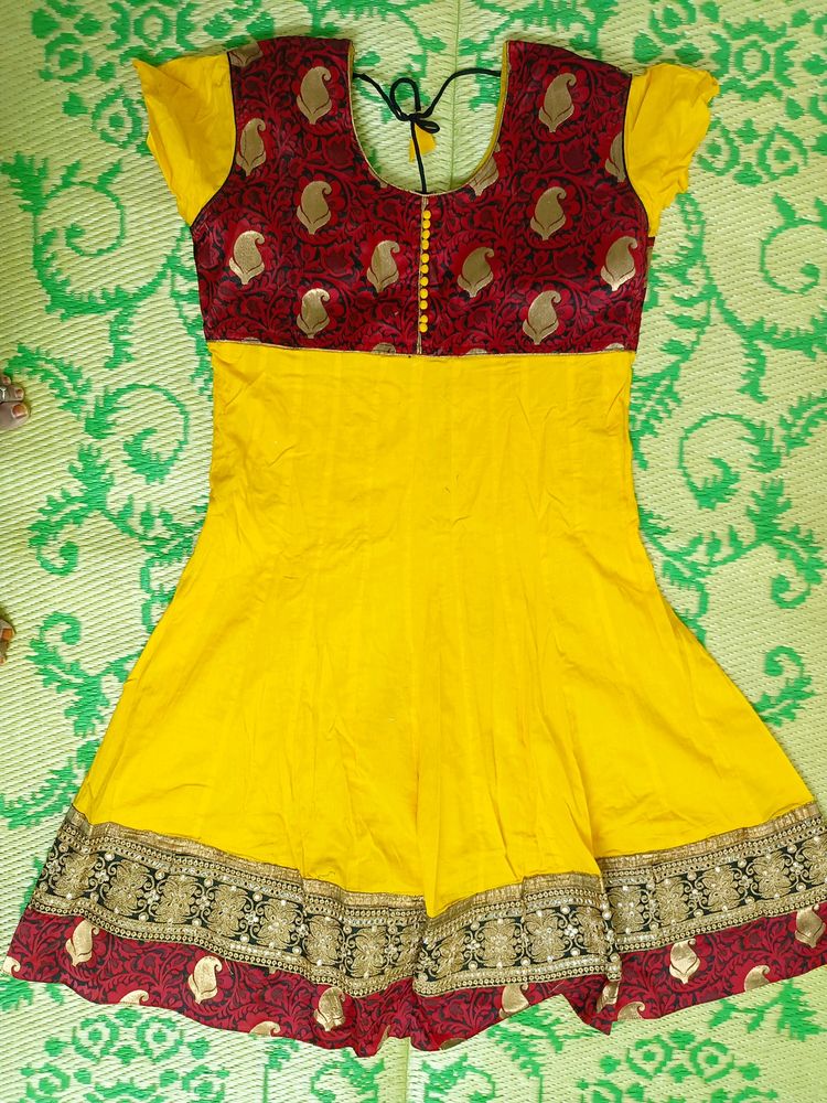 Party Wear 👗👗👗👗👗(Only Kurti/Dress)