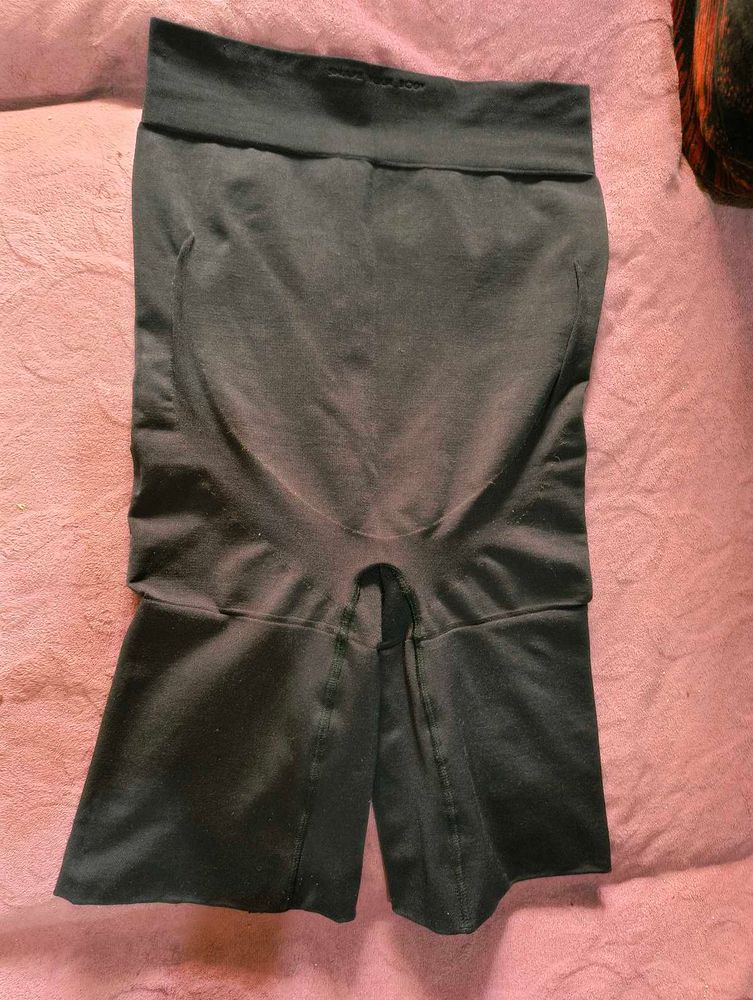 Black High-Waisted Shaping Shorts