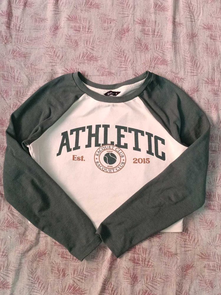 Athletic Cropped Long Sleeve Top
