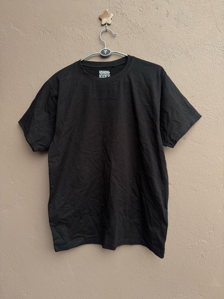 Basic Black T-Shirt