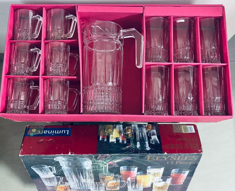 Elegant Glass Pitcher and Glasses Set