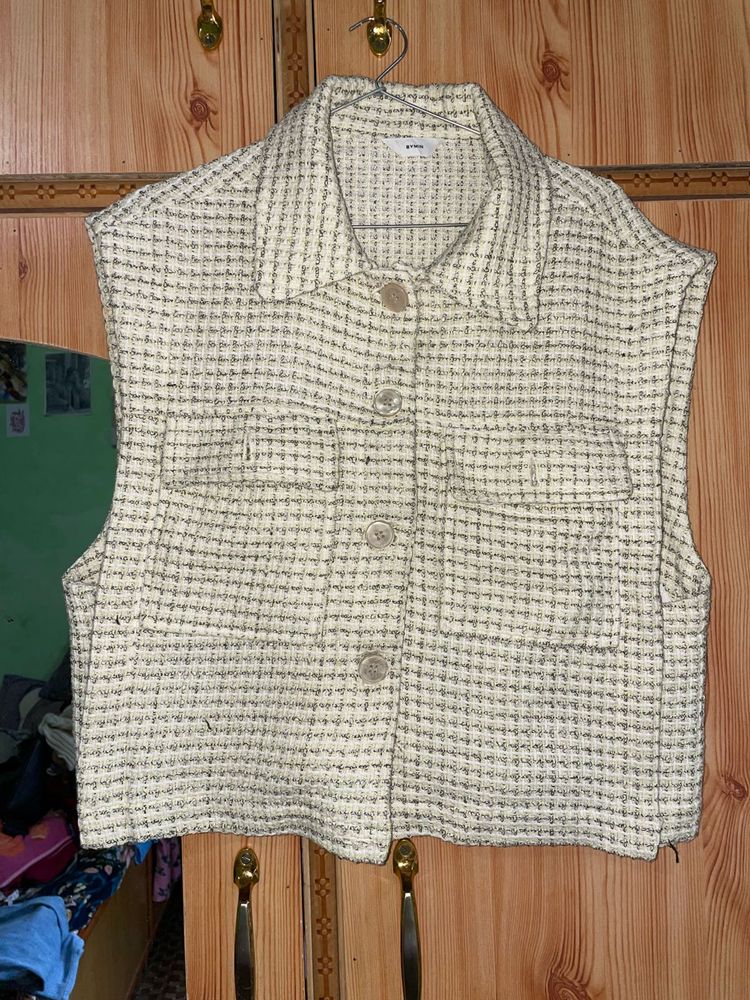 Chic Textured Sleeveless Jacket