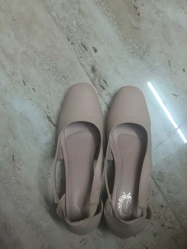 Elegant Nude Slingback Flats