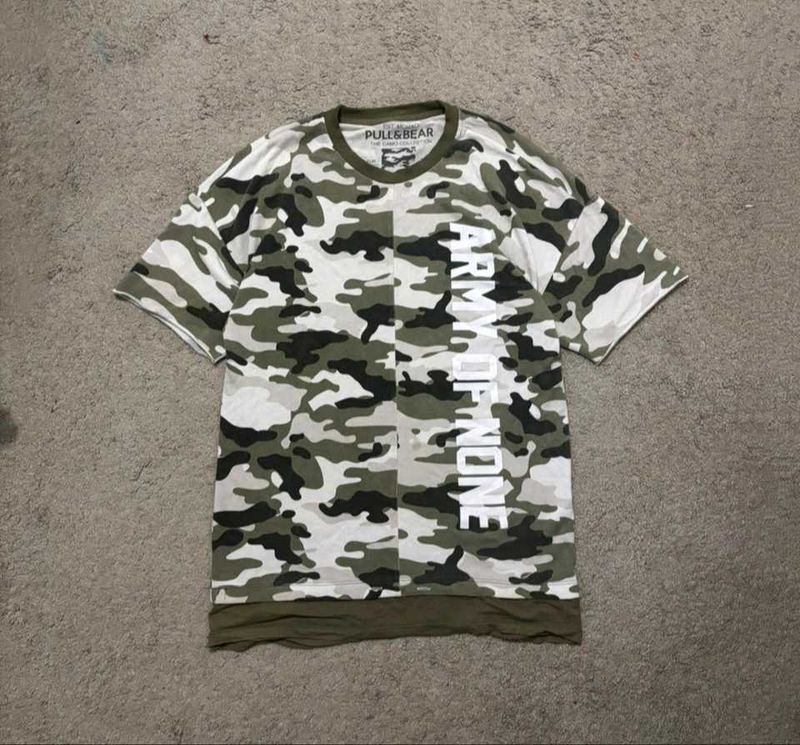 Pull&amp;Bear Camo "Army of None" T-Shirt